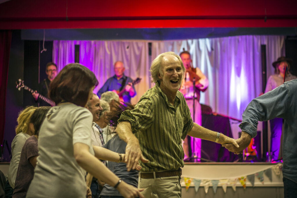 Piping-Hot-Music-Ceilidh-Bands-Devon-Gallery5